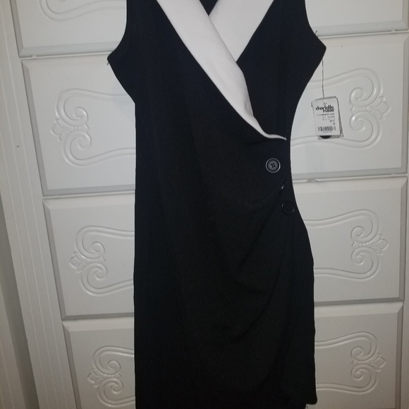 Black And White Dress - Picture 6 of 6